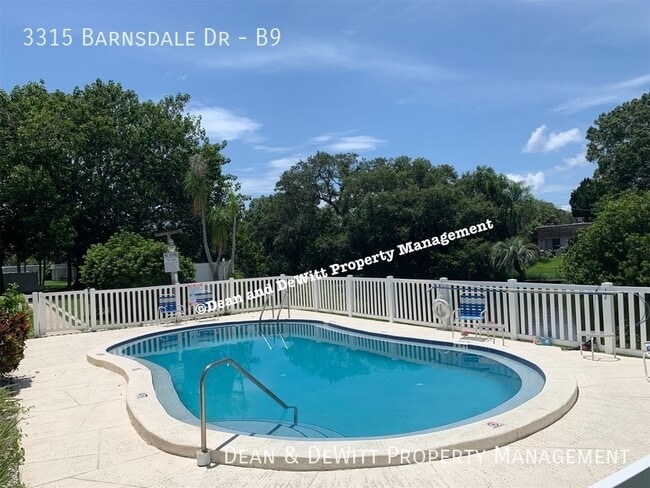 3315 Barnsdale Dr in Largo, FL - Building Photo - Building Photo