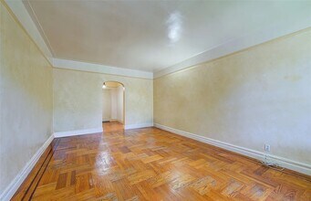 76-66 Austin St in Queens, NY - Building Photo - Building Photo