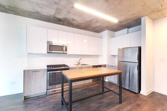 3420 N Lincoln Ave, Unit 205 in Chicago, IL - Building Photo - Building Photo