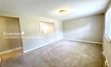588 Catskill Dr in Pittsburgh, PA - Building Photo - Building Photo