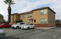 Dana Villa Apartments in San Bernardino, CA - Building Photo - Building Photo