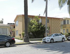 258 E Vernon St in Long Beach, CA - Foto de edificio - Building Photo