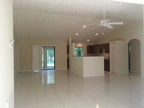 915 SW Cornelia Ave in Port St. Lucie, FL - Building Photo - Building Photo