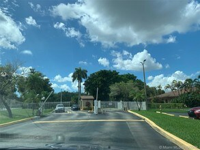 10865 SW 112th Ave-Unit -112 in Miami, FL - Building Photo - Building Photo