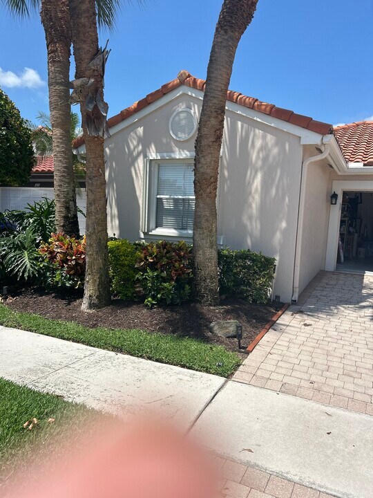 11583 Colonnade Dr in Boynton Beach, FL - Building Photo