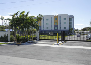 Biscayne Commons Residence Hall in North Miami, FL - Building Photo - Building Photo