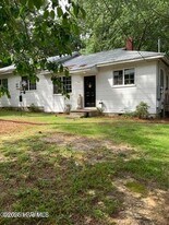 360 W Wisconsin Ave in Southern Pines, NC - Building Photo