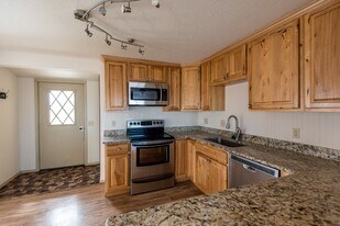 2296 NE 16th St in Fruitland, ID - Building Photo