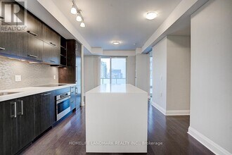 2803-65-3465 St Mary St in Toronto, ON - Building Photo - Building Photo