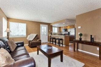 4955 S Flanders Ct in Centennial, CO - Building Photo - Building Photo