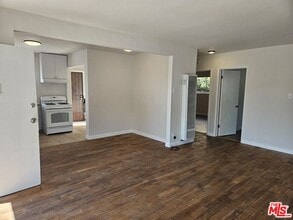263 E 84th Pl in Los Angeles, CA - Building Photo - Building Photo
