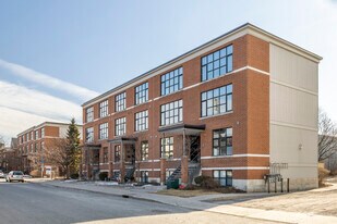 152-154 Spruce St W in Ottawa, ON - Building Photo
