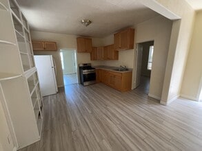 1615 McCullens Ave in Eureka, CA - Building Photo - Building Photo