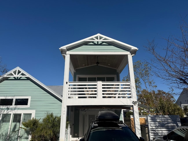 700 Seafarer Dr in Carolina Beach, NC - Foto de edificio - Building Photo