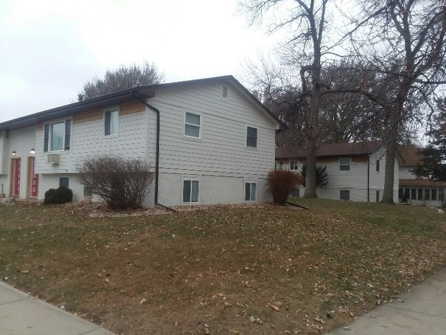 609 N Prairie Ave in Sioux Falls, SD - Building Photo - Building Photo