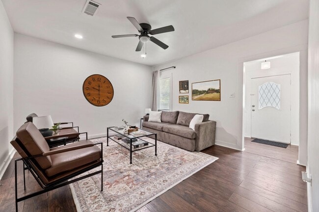 1010 Long St in Conroe, TX - Building Photo - Building Photo