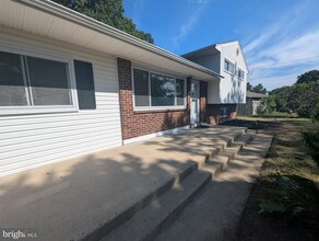 6327 Willowood Ln in Alexandria, VA - Building Photo - Building Photo