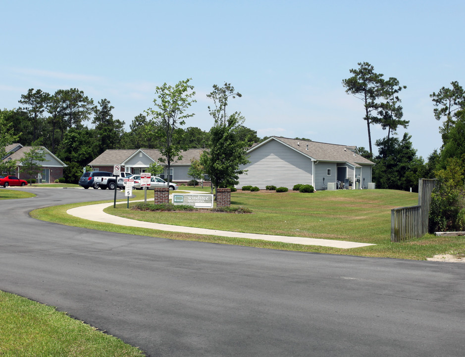 Windtree Apartments in Southport, NC - Building Photo