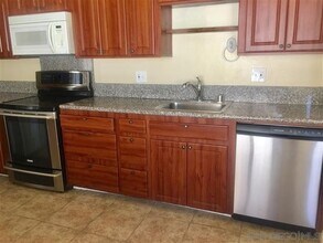 17908 Valladares Dr in San Diego, CA - Building Photo - Building Photo