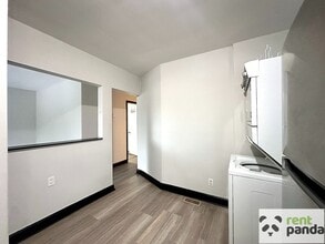 Baldwin Upper Unit in Oshawa, ON - Building Photo - Building Photo