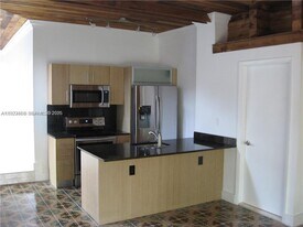 310 SW 34th Ave in Miami, FL - Building Photo