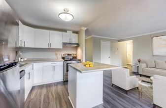600 Proudfoot Lane in London, ON - Building Photo - Building Photo