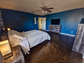 6425 Sarasota St in Pensacola, FL - Building Photo - Building Photo