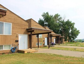 Loran Townhomes in Dawson Creek, BC - Building Photo