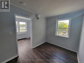 149-149 Clarence St in Port Colborne, ON - Building Photo - Building Photo