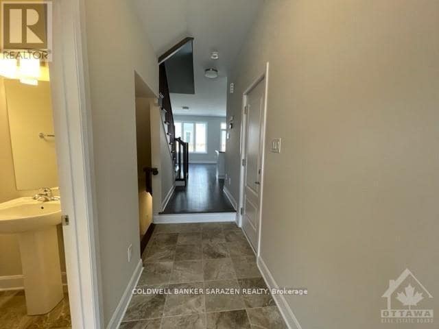 347 Barrett Farm Dr in Ottawa, ON - Building Photo - Building Photo