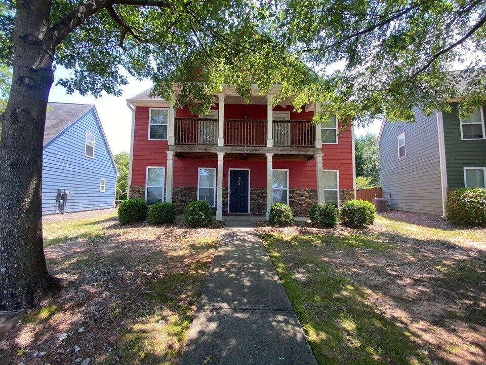 342 Bridgewater Cir in Athens, GA - Building Photo