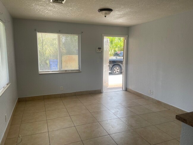 2820 Avenue S in Riviera Beach, FL - Building Photo - Building Photo