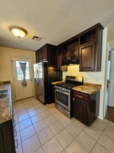 1205 Meadow Lake Dr in Noble, OK - Building Photo - Building Photo