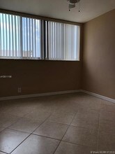 524 Orton Ave-Unit -5J in Fort Lauderdale, FL - Foto de edificio - Building Photo