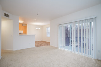 Cornerstone Apartments in San Ramon, CA - Building Photo - Interior Photo