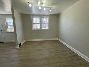 1325 Adair Rd in Brookhaven, PA - Building Photo - Building Photo