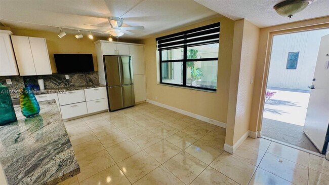 20381 NE 30th Ave in Miami, FL - Building Photo - Building Photo