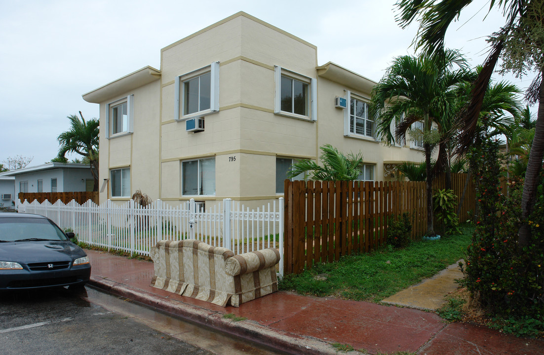 795 81st St in Miami Beach, FL - Foto de edificio