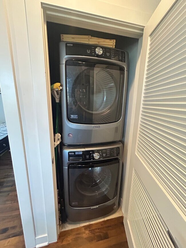 property at 2247 W Thomas St