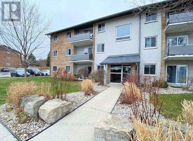 645-645 Wonderland Rd S in London, ON - Building Photo