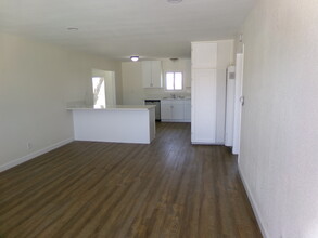 13342 Pauhaska Rd in Apple Valley, CA - Building Photo - Building Photo