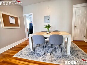 16 Fuller St, Unit 5 in Brookline, MA - Foto de edificio - Building Photo