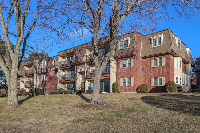 Folly Hill Meadows in Beverly, MA - Foto de edificio - Building Photo