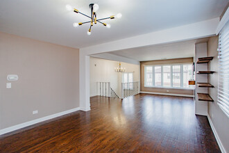 8454 W Windsor Ave-Unit -2 in Chicago, IL - Building Photo - Building Photo