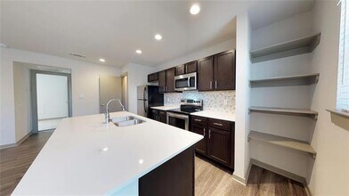6304 Prospect Ave in Dallas, TX - Foto de edificio - Building Photo