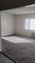 7424 Magnolia Ave, Unit H in Riverside, CA - Building Photo