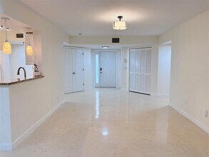 942 NW 92nd Terrace in Plantation, FL - Building Photo - Building Photo