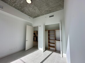 244 NW 31st St, Unit A8 in Miami, FL - Building Photo - Building Photo