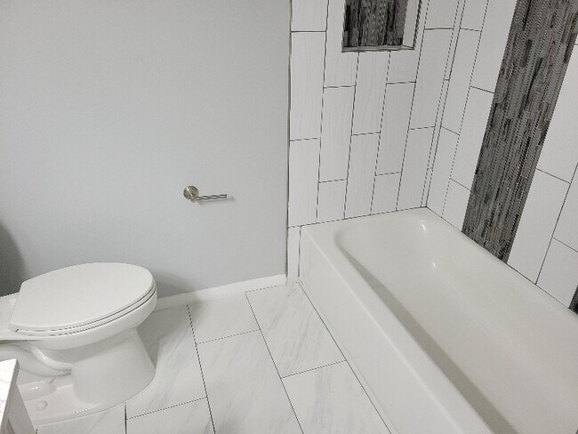 14021 Village Terrace Dr in Tampa, FL - Building Photo - Building Photo