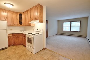 Dayton Apartments 1635 in St. Paul, MN - Building Photo